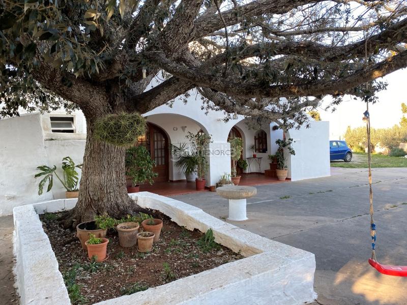 Foto f32e0376-060c-478c-ae46-db565bc9addd. Masía en santa rita pol 2 parcela 40 casa de campo con piscina en venta , menorca en Sant Lluís