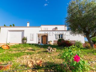 Casale in Alaior Poble. Cómoda casa de campo con piscina en la argentina