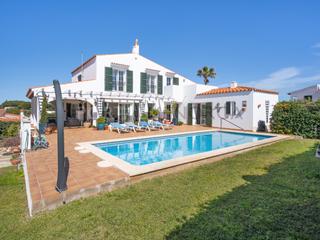 Chalet  N/a. Precioso chalet con piscina y vistas al mar en addaia