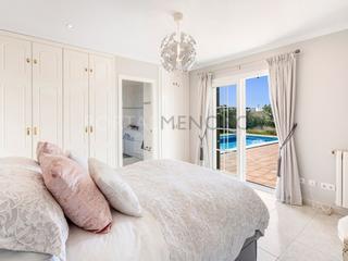 Xalet  N/a. Precioso chalet con piscina y vistas al mar en addaia