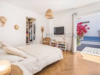 Casa en Ciutadella. Vivienda con carácter muy bien ubicada.