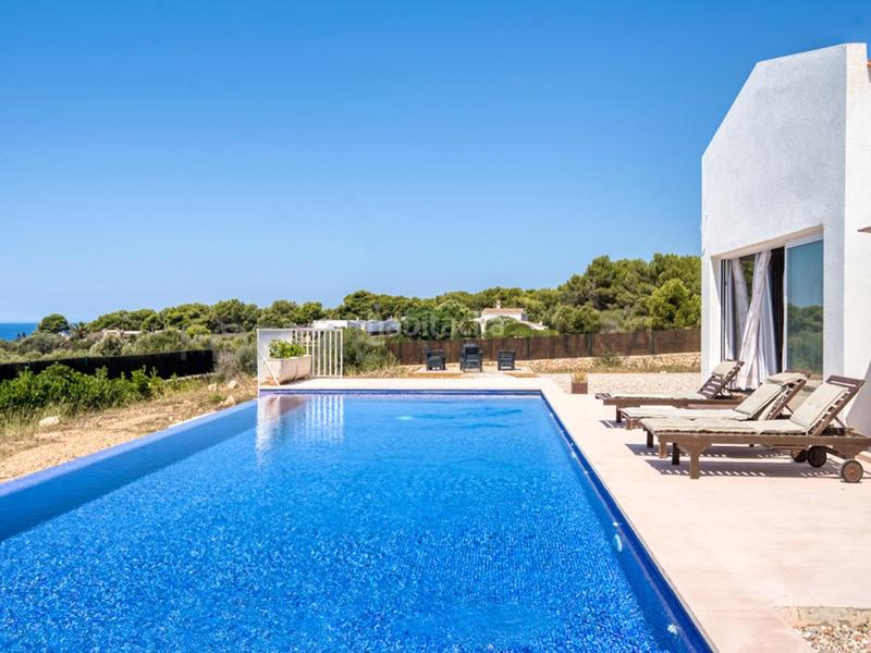 Foto 9172da00-70a0-4e0a-a268-235d94417364. Xalet amb piscina a Binibèquer Sant Lluís