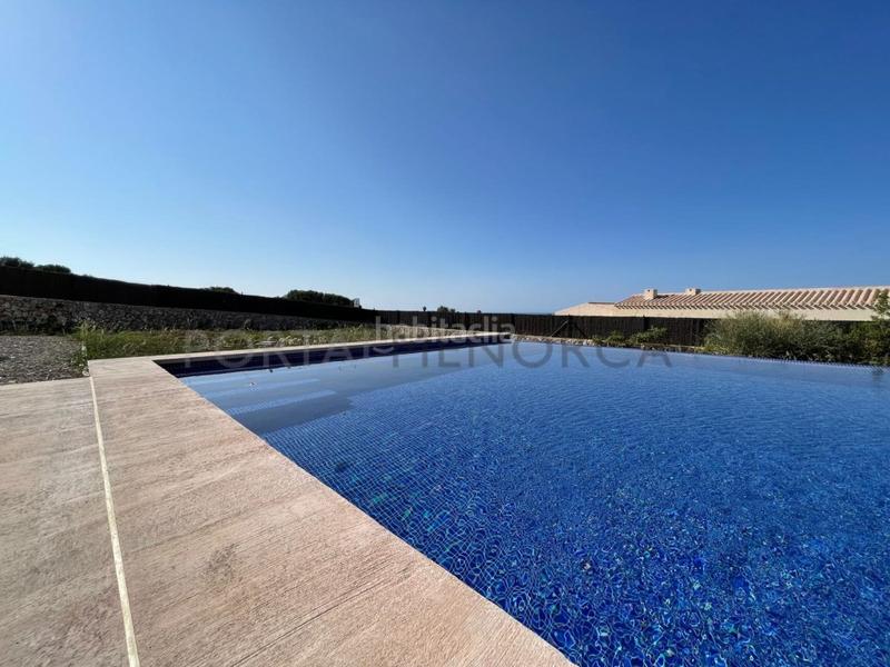 Foto b6c4cf0a-5514-4d25-8096-06e0a1872325. Xalet amb piscina a Binibèquer Sant Lluís