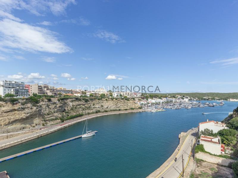 Foto a454d8ca-bf94-4336-b4cb-604d51348737. Chalet casa en primera linea con vistas al puerto de mahon en Es Castell