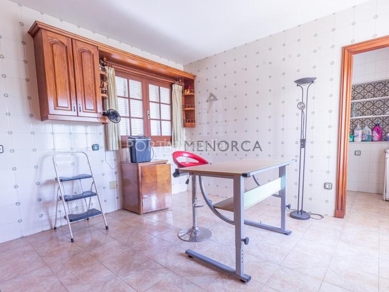 Foto f894f088-bccf-45c1-a588-46532c8a2efc. Chalet casa en primera linea con vistas al puerto de mahon en Es Castell