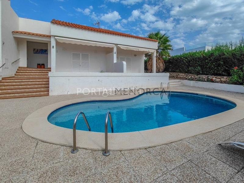 Foto 5f13e982-d99d-467e-9072-c5952f05a497. Apartament amb piscina a Biniancolla-Punta Prima Sant Lluís