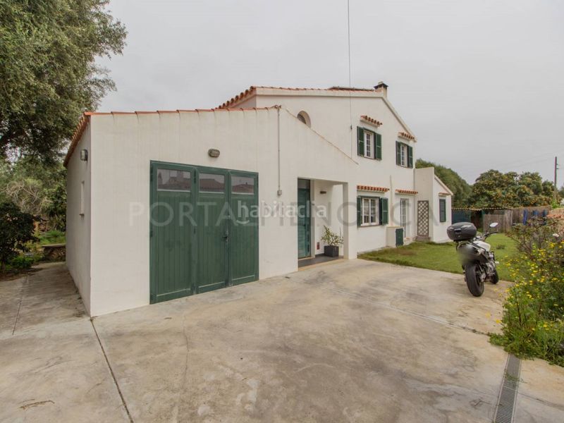 Foto df1feeee-5a01-46e1-8742-1d5276633ab3. Xalet amb aparcament a Trebalúger Es Castell