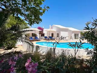 Chalet en Sant Climent-Es Canutells. Chalet con licencia turística y piscina en es canutells