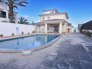 Chalet à Tanques del Carme-Fort de l´Eau. Chalet con piscina cerca del centro de mahon