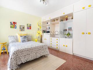 Piso en Ciutadella. Amplio piso con ascensor de 126 m en ciutadella