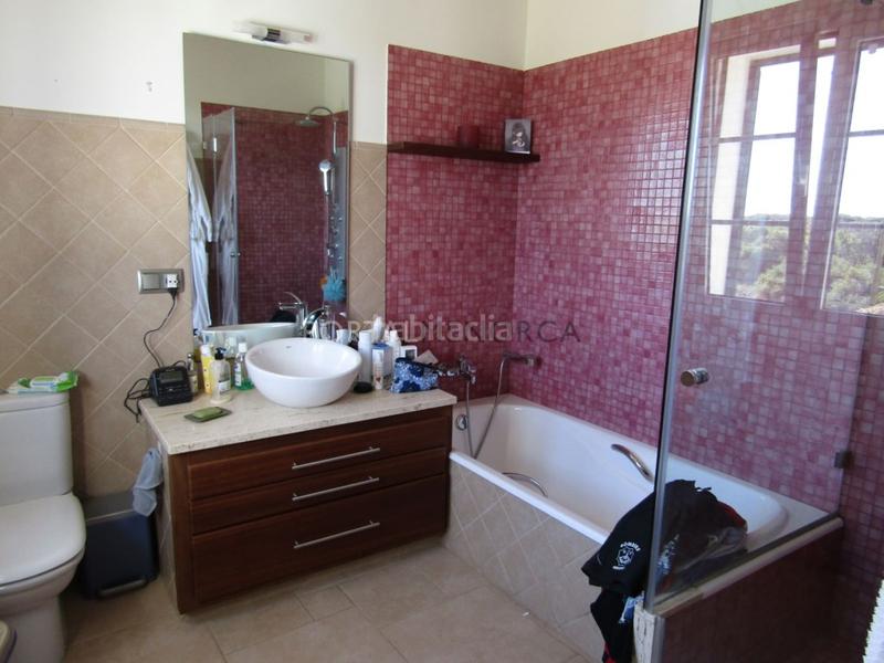 Foto b941a785-1037-4715-bfbd-ea0c4e9b572b. Masia a camí de baix 30 a Llucmaçanes Maó