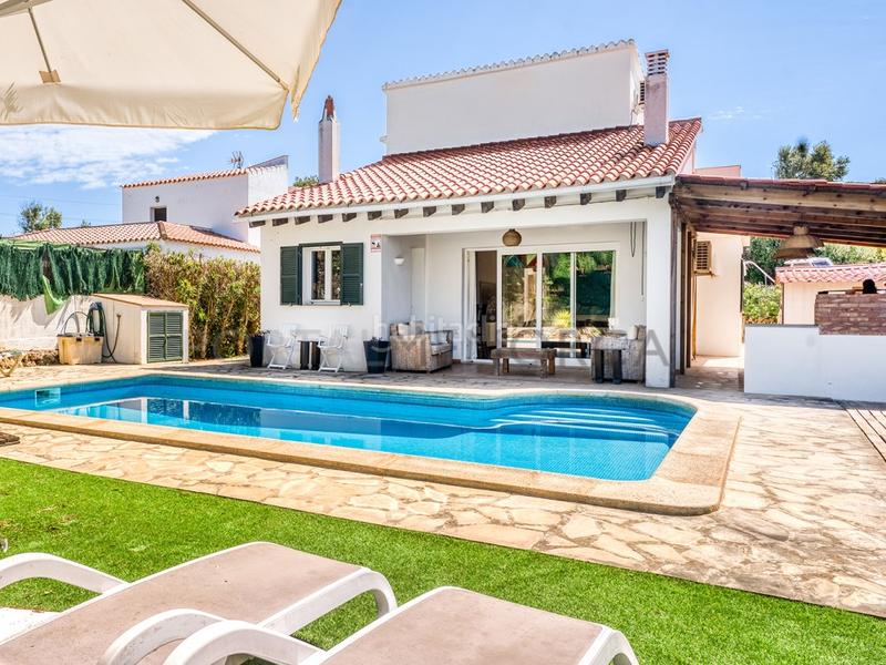 Foto 650ffafb-6e85-46b6-8600-9134b9841a81. Chalet moderno chalet con piscina en la costa sur de menorca en Sant Lluís