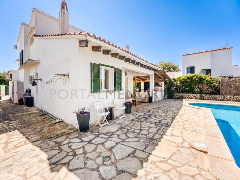 Foto 842976ed-972e-4752-9e23-0da71474c9e0. Chalet moderno chalet con piscina en la costa sur de menorca en Sant Lluís