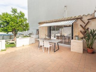 Haus in Avinguda Menorca-Sínia Costabella. Encantadora casa familiar con gran potencial.