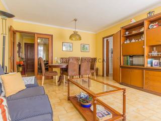 Pis a Es Castell. Amplio piso en venta en es castell