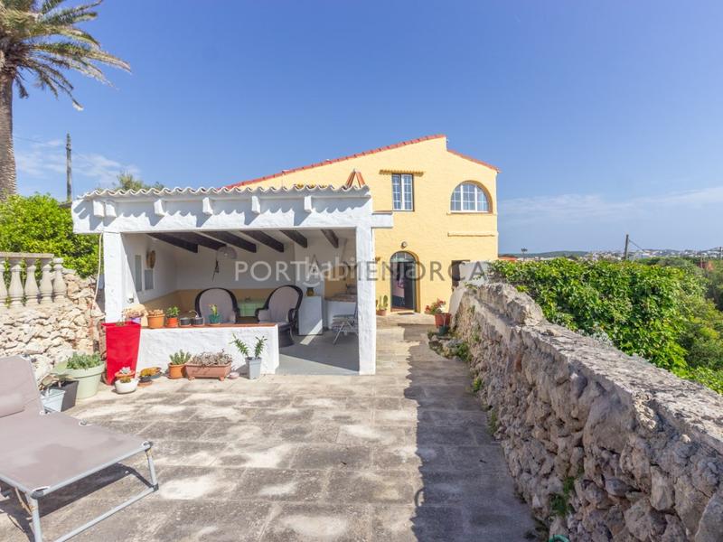 Foto e18cfc53-03d3-4e3d-8480-ab23e75bcb63. Masía encantadora casa de campo con piscina, cuevas y vistas panorámicas en Es Castell