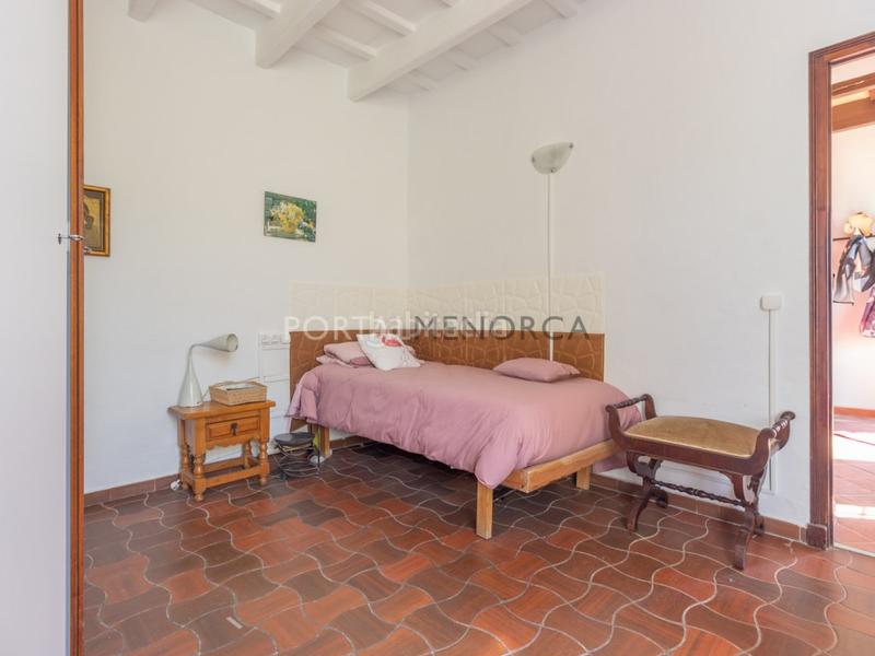Foto f6a0390c-9c60-4f07-a41d-7c74d936bdd9. Masía encantadora casa de campo con piscina, cuevas y vistas panorámicas en Es Castell