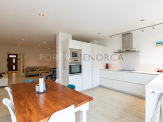 Casa  N/a. Espaciosa casa reformada con patio en ciutadella
