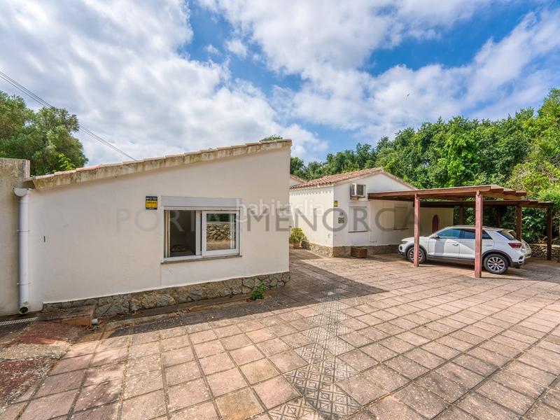 Foto c4c2c9da-7f9e-46d0-b090-3bcd56c6c629. Chalet encantadora villa en una zona residencial tranquila en binixica en Maó