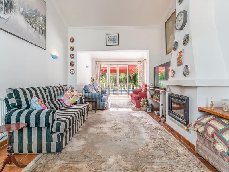 Foto ce53f740-d450-4e70-932e-7f35ef862214. Chalet encantadora villa en una zona residencial tranquila en binixica en Maó