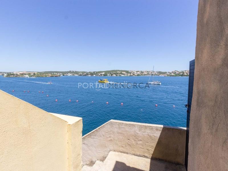 Foto 16fa6cfd-8480-430c-84a8-fc62f2592838. Piso  con vistas al puerto de mahón y acceso directo al mar en Es Castell