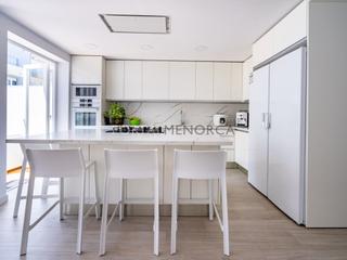 Haus in Molí des Pla-Andrea Doria. Casa reformada en venta con cochera y dos terrazas.