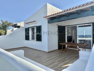 Chalet in Cala d´En Bosch-Serpentona. Chalet reformado en primera línea de mar en la zona de cap dartr