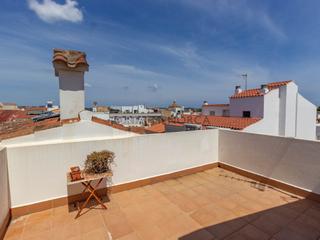 Piso  N/a. Duplex con parking y terraza en el centro de mao