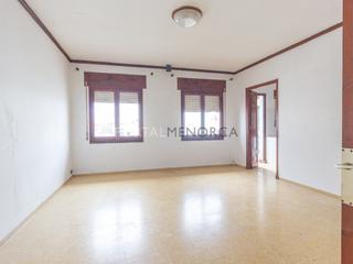 Appartement à Calle arraval 44. Piso para reformar con terraza en el centro de mahón