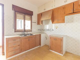 Appartement à Calle arraval 44. Piso para reformar con terraza en el centro de mahón