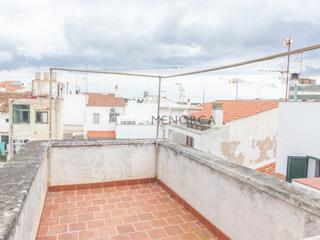 Pis  Calle arraval 44. Piso para reformar con terraza en el centro de mahón