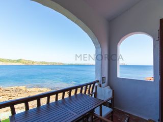 Appartement à Playas de Fornells. Apartamento con licencia turística en primera línea de playas de