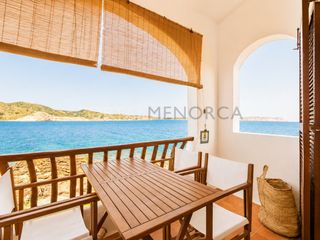 Apartment in Playas de Fornells. Apartamento con licencia turística en primera línea de playas de