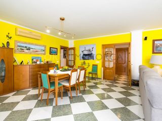 Etagenwohnung in Ciutadella. Primer piso con 4 habitaciones y terraza cubierta en ciutadella