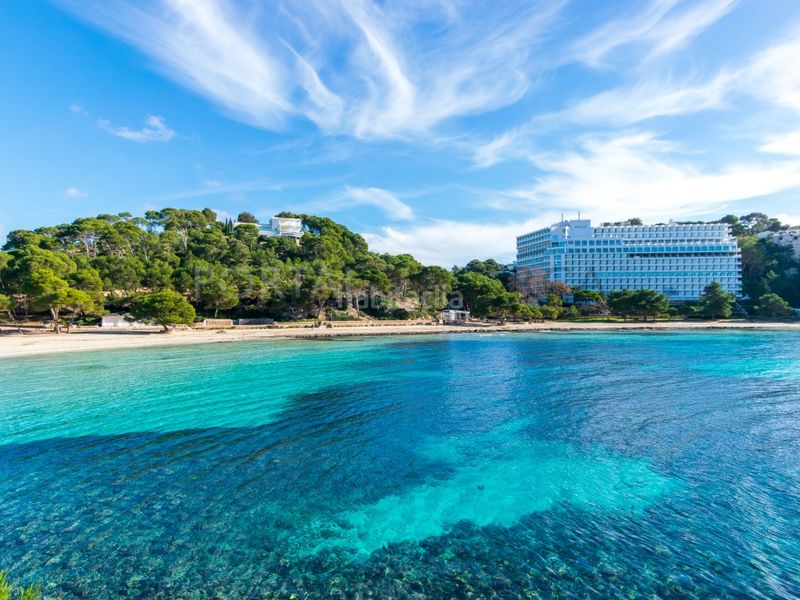 Foto 787431a9-9cbe-4a00-b1a6-97968d69bd26. Xalet amb piscina a Cala d´En Bosch-Serpentona Ciutadella de Menorca