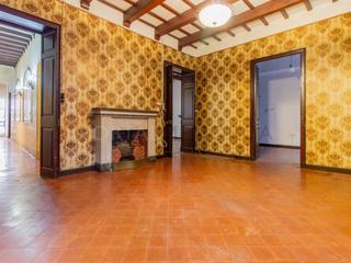 Piso en Centre Històric. Piso señorial para reformar en venta en el centro de mahón