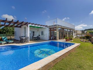 Chalet à Sant Climent-Es Canutells. Chalet con piscina en venta en binidalí