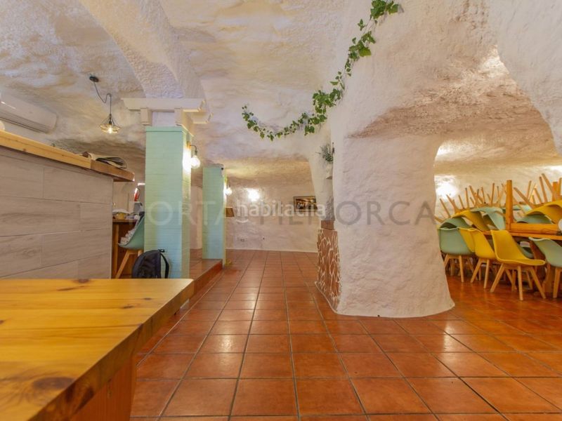 Foto dce44710-1e37-4496-b5a4-fa90ae2adff1. Local comercial a Es Castell Es Castell