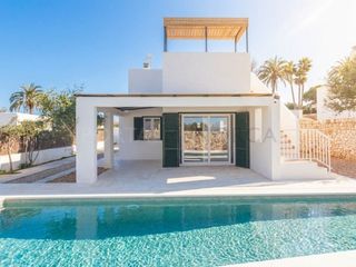 Chalet  Carrer es cul de sa galera. Chalet con piscina y vistas al mar en torre soli, son bou