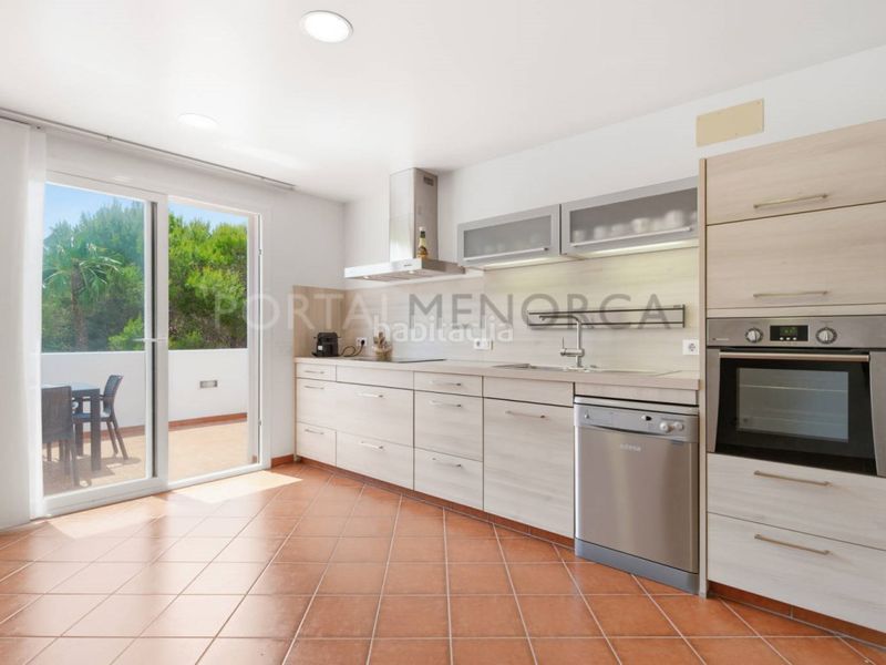 Foto 59cecf90-d3be-49fa-a1ff-b8a9e8017bcc. Apartament a Cala Blanca Ciutadella de Menorca