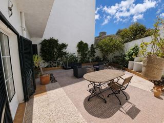 Appartamento  Calle llevant. Amplio apartamento en planta baja de 3 dormitorios con un gran p
