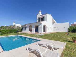 Chalet in Binibèquer. Chalet en binibèquer con vistas al mar, piscina privada y garaje