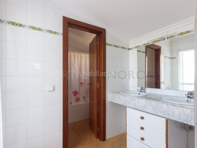 Foto d7b6d101-ea9a-45d7-91a3-6277639bd296. Xalet amb aparcament piscina a Binibèquer Sant Lluís