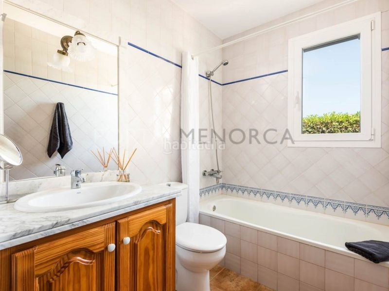 Foto c490f770-585d-4e44-a2c1-e9045e35d774. Xalet amb piscina a Cala en Blanes Ciutadella de Menorca