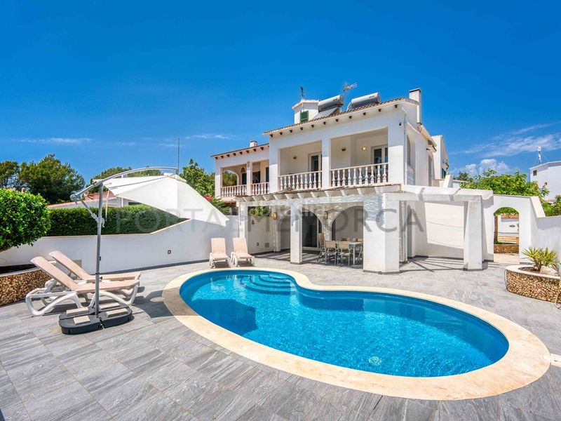 Foto e215e43e-b354-4ef0-b1a1-3dcee711ba75. Xalet amb aparcament piscina a Cala d´En Bosch-Serpentona Ciutadella de Menorca