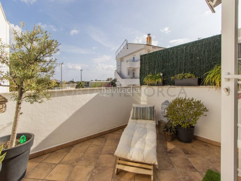 Foto f8e5f7ef-2308-42ab-b59f-63778028814c. Casa con parcheggio in Avinguda Menorca-Sínia Costabella Maó / Mahón
