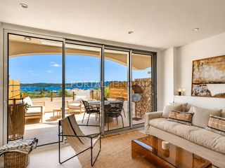 Chalet in Avenida de sa punta gran-fornells s/n. Espacios generosos y vistas privilegiadas sobre la bahía de forn