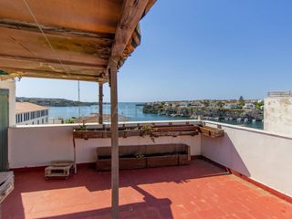 Casa a Es Castell. Casa en venta en es castell con vistas al mar