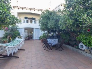 Apartament a Na Macaret. Apartamento en planta baja con patio y terraza cubierta en macar