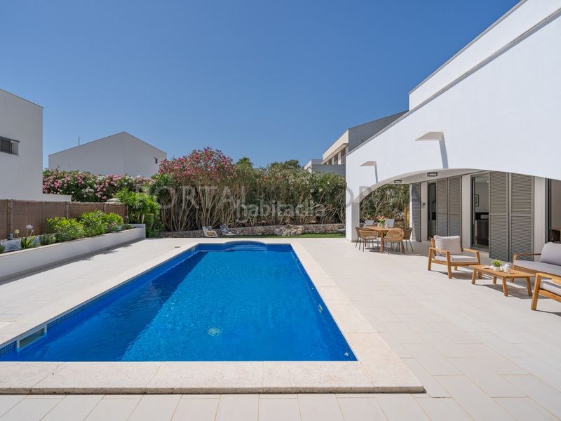 Foto 1f1048e2-026b-4a4d-9674-0fa1757fe37d. Xalet amb piscina a Port d´Addaia Es Mercadal